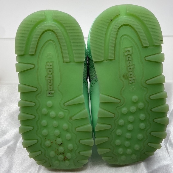 Reebok Toddler Girls Mint/Silver Classic Leather Running Sneaker Shoes Size 5 US - Picture 12 of 17